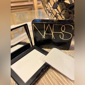 -NARS Translucent Crystal Light Reflecting Setting Powder -Pressed.